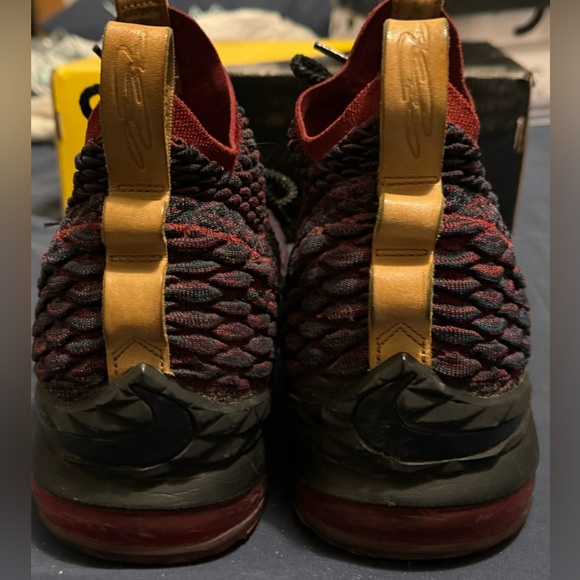 Nike LeBron 15 "New Heights" Men's Size 13 Pre-Owned No Box Dark Atomic Teal/Red - Picture 6 of 9